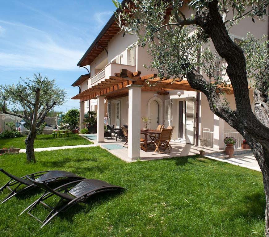 B&B Alle Tre Rose Montignoso Exterior photo